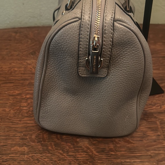 Michael Michael Kors Bedford Leather Medium Top Zip Satchel Crossbody - Picture 6 of 16